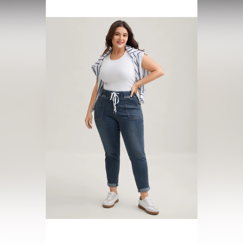 BloomChic Dark Blue Ankle Jeans